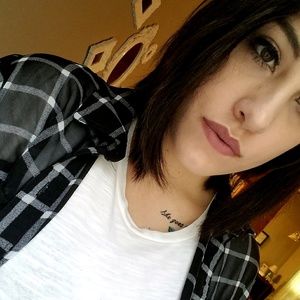 Meet your Posher, Kendra